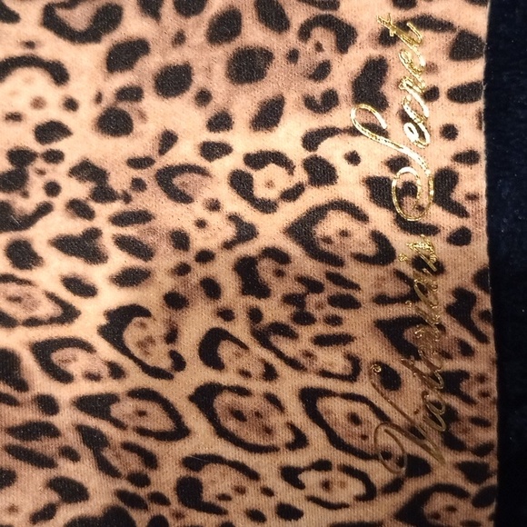 2x30 Victoria secret comfort bra with pads seamless Leopard print  new with tags - Picture 3 of 4